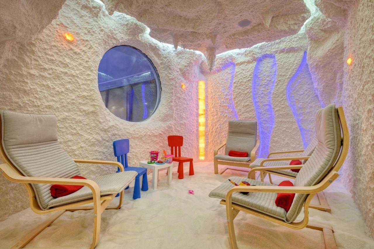 Hotel Hello Hissar Хисаря Экстерьер фото