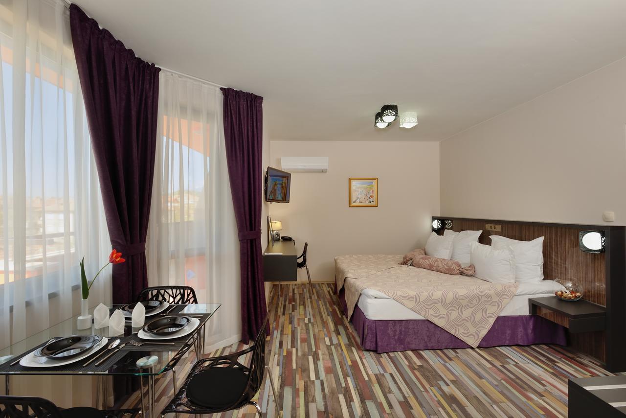 Hotel Hello Hissar Хисаря Экстерьер фото
