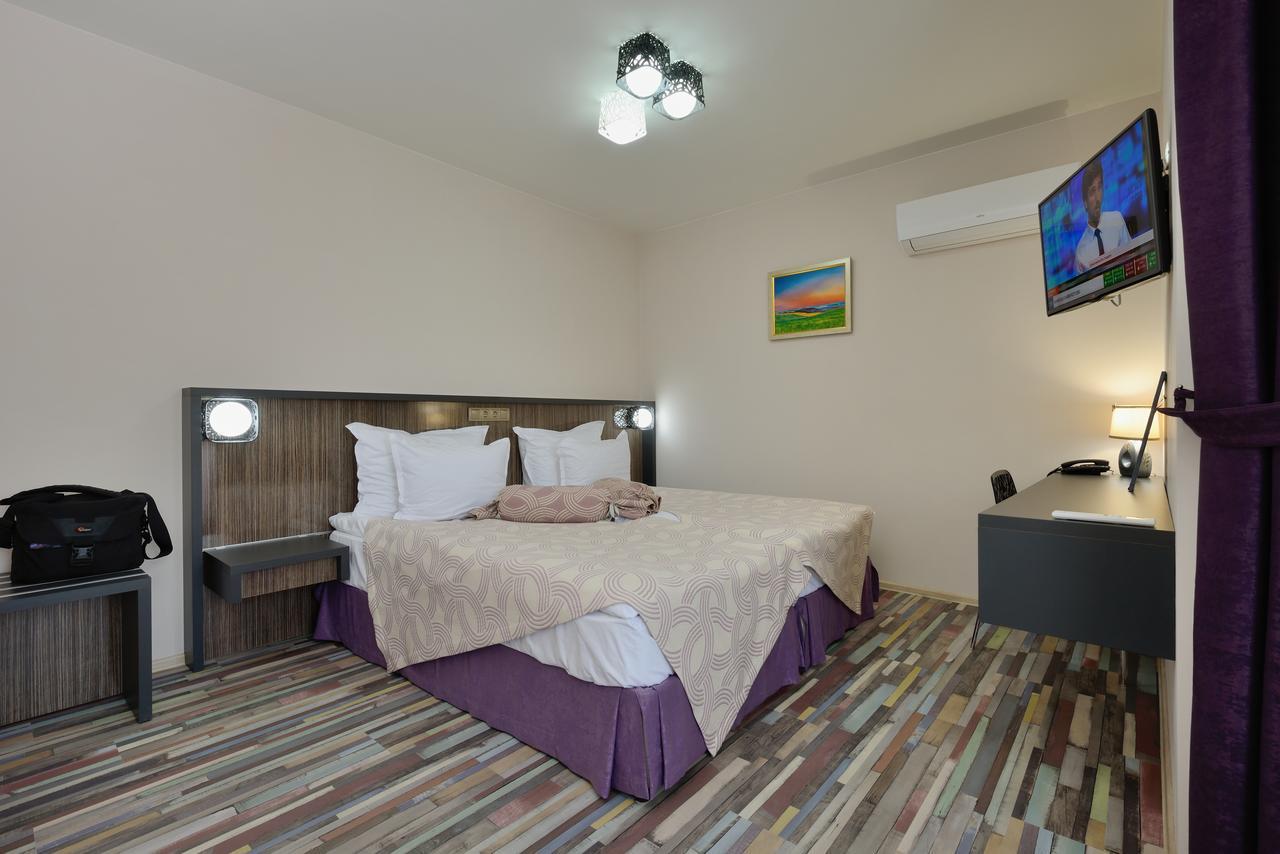 Hotel Hello Hissar Хисаря Экстерьер фото