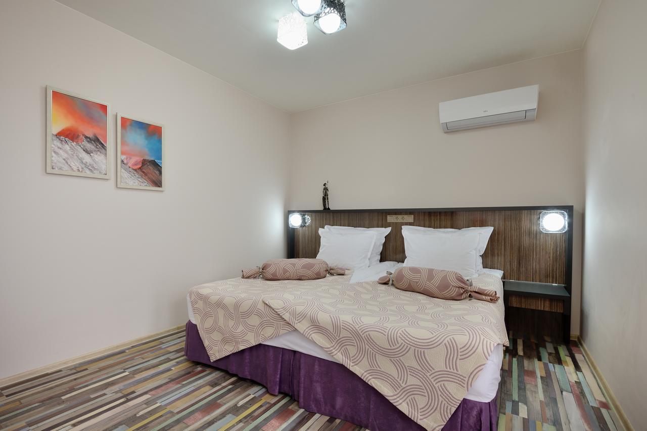 Hotel Hello Hissar Хисаря Экстерьер фото