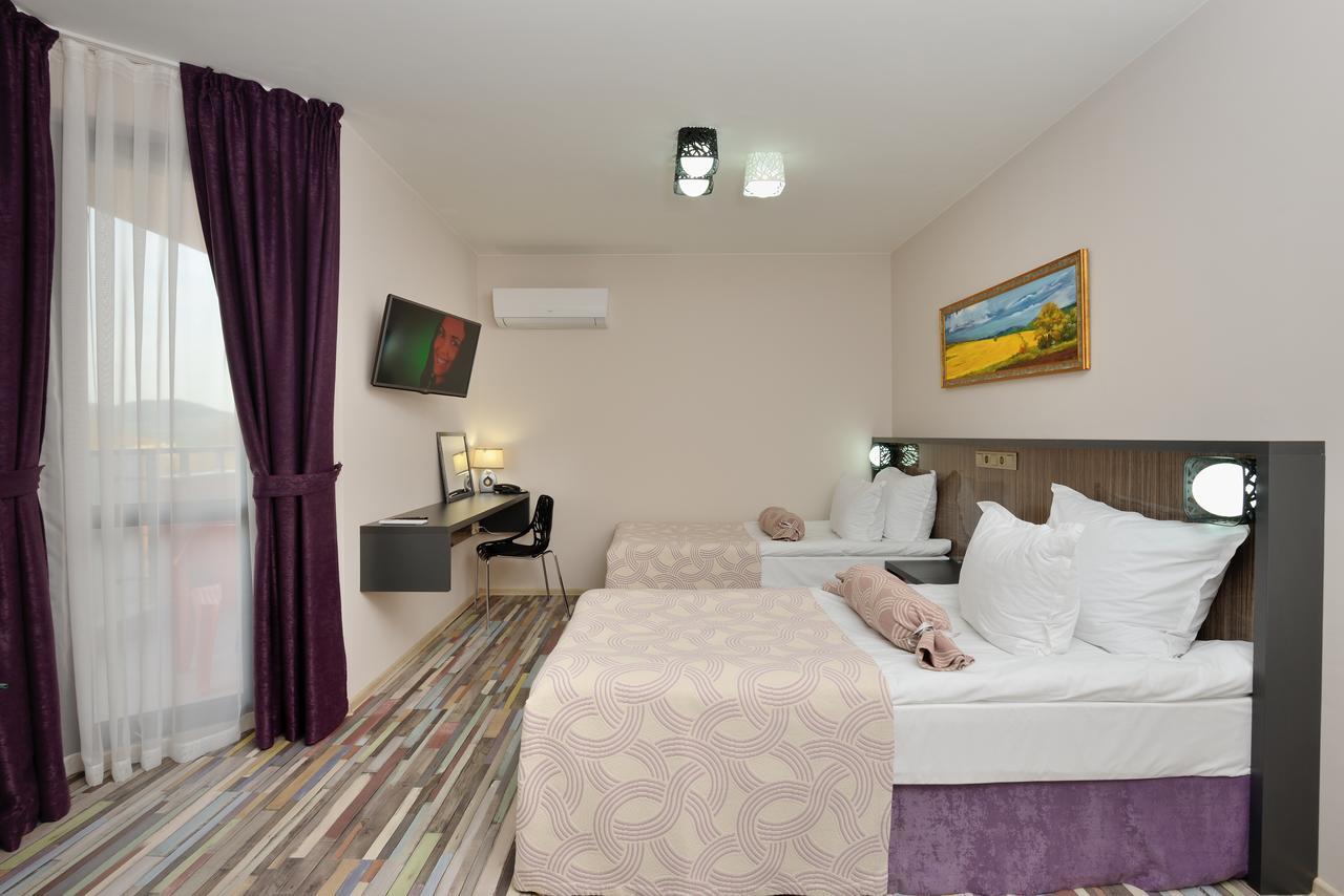 Hotel Hello Hissar Хисаря Экстерьер фото